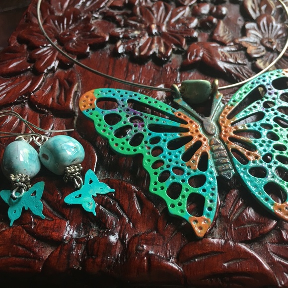 Hand Painted Butterfly on Torque Collar & Earrings - Picture 2 of 5